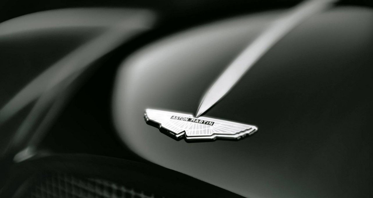 Foto Aston Martin por Clay Enos