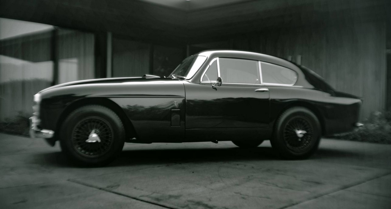 Foto Aston Martin por Clay Enos